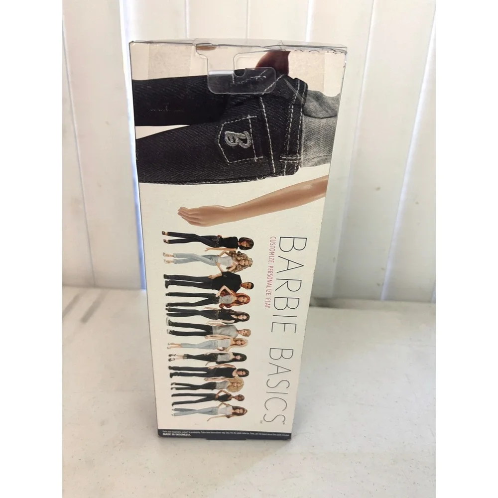 Barbie Basics Model 03 Collection 002 T7741 Steffie Black Label NRFB
